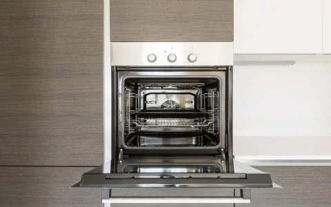 Čišćenje pećnice bez muke: 3 metode koje stvarno rade